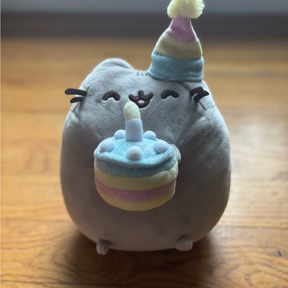 Birthday Pusheen plush